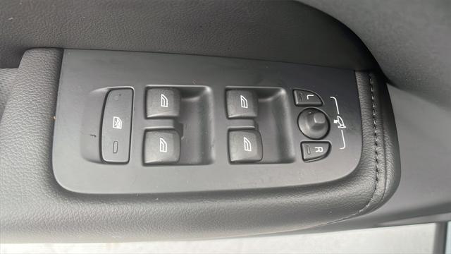 used 2023 Volvo XC60 car, priced at $39,500