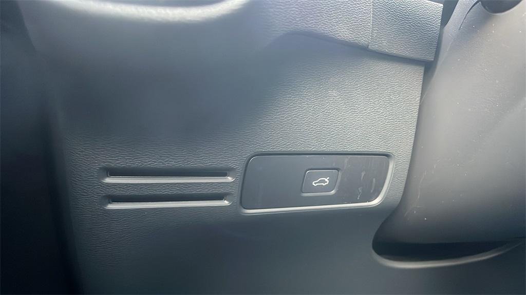 used 2025 Volvo XC40 car, priced at $32,865