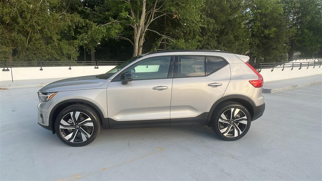 used 2025 Volvo XC40 car, priced at $32,865