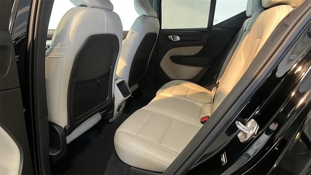 used 2021 Volvo XC40 car, priced at $30,494