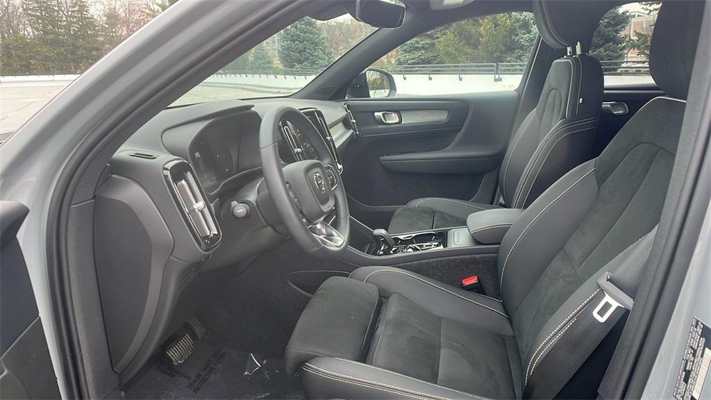 used 2025 Volvo XC40 car, priced at $36,647