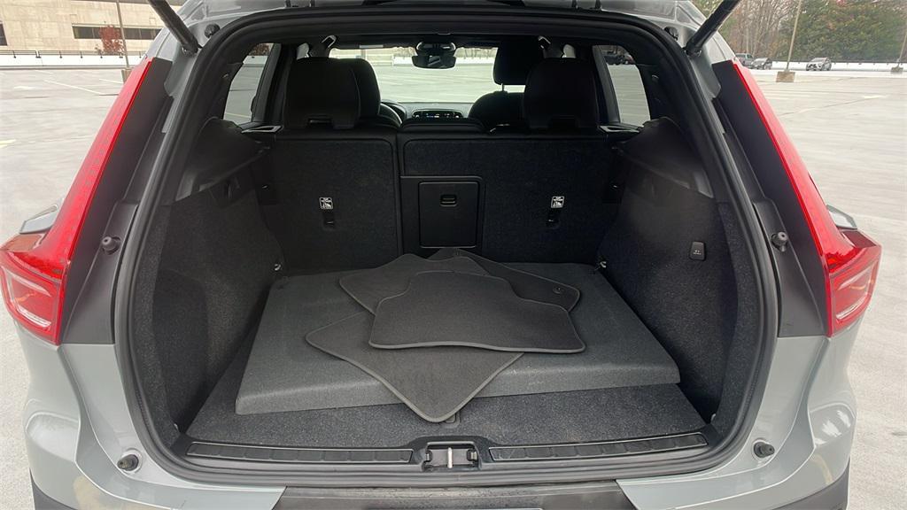 used 2025 Volvo XC40 car, priced at $36,647
