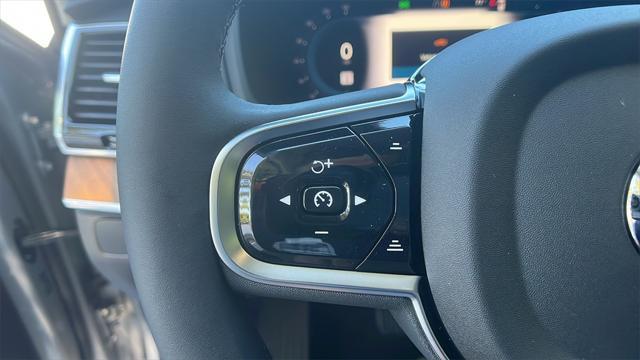 new 2025 Volvo XC90 Plug-In Hybrid car