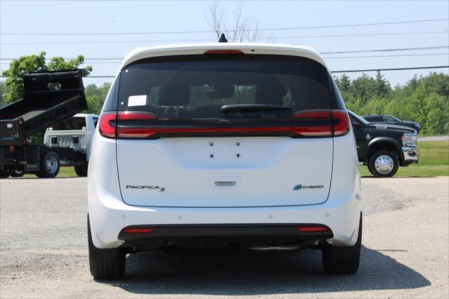 new 2023 Chrysler Pacifica Hybrid car, priced at $55,979