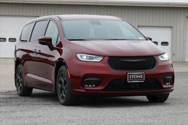 new 2023 Chrysler Pacifica Hybrid car, priced at $55,675