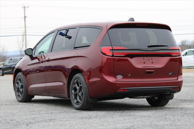 new 2023 Chrysler Pacifica Hybrid car, priced at $55,675