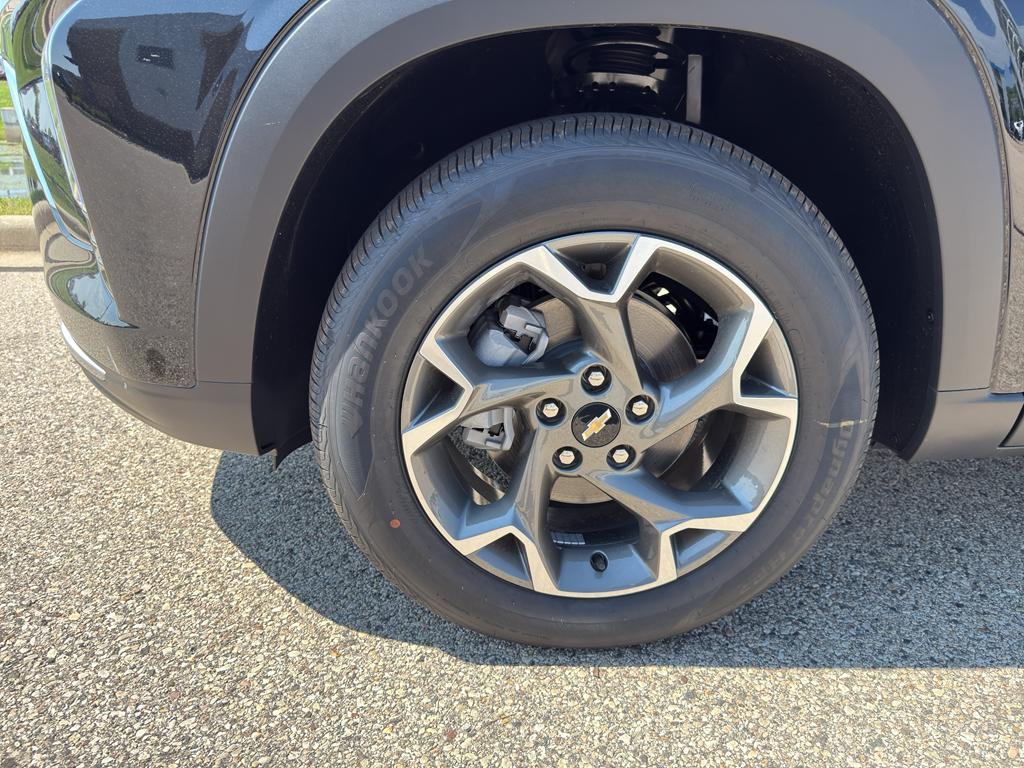 new 2025 Chevrolet Trax car, priced at $25,503