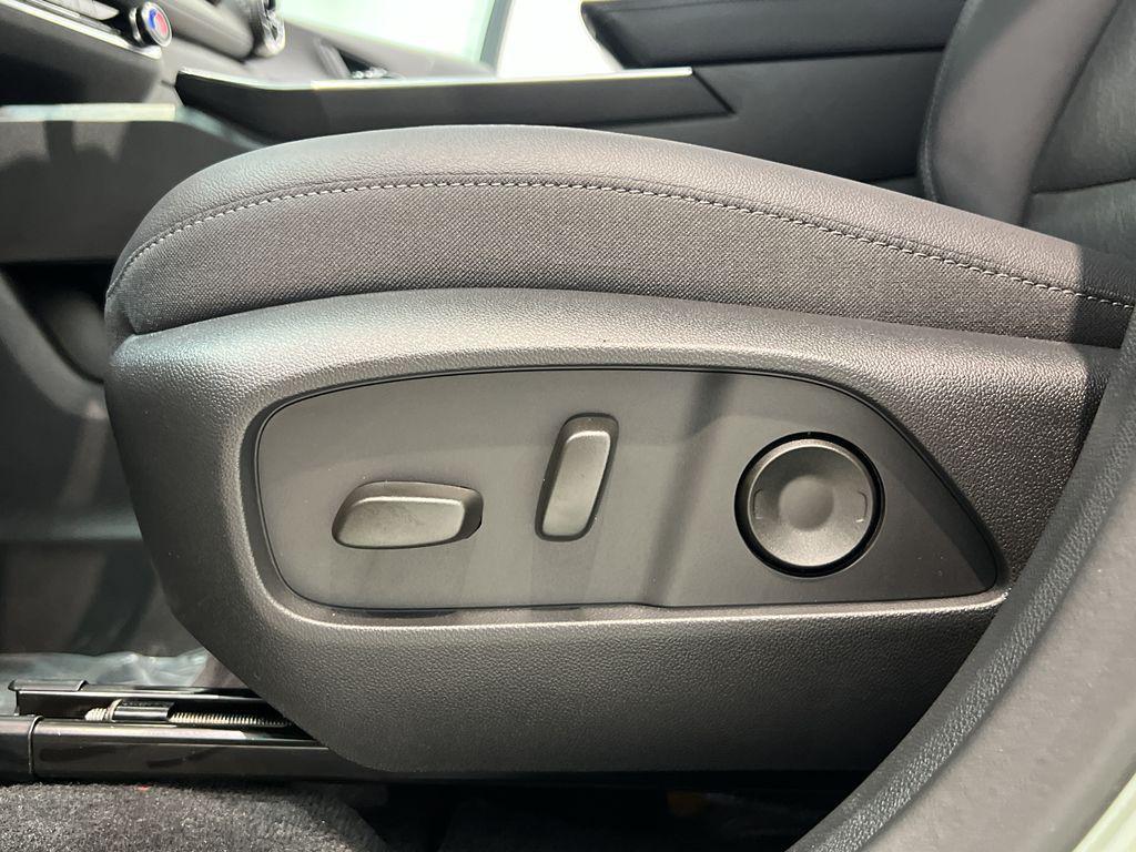 new 2026 Chevrolet Equinox car, priced at $35,318