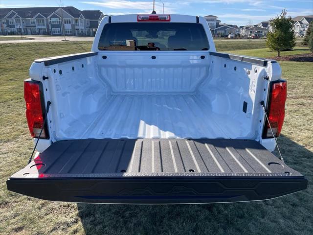 new 2024 Chevrolet Colorado car, priced at $33,215