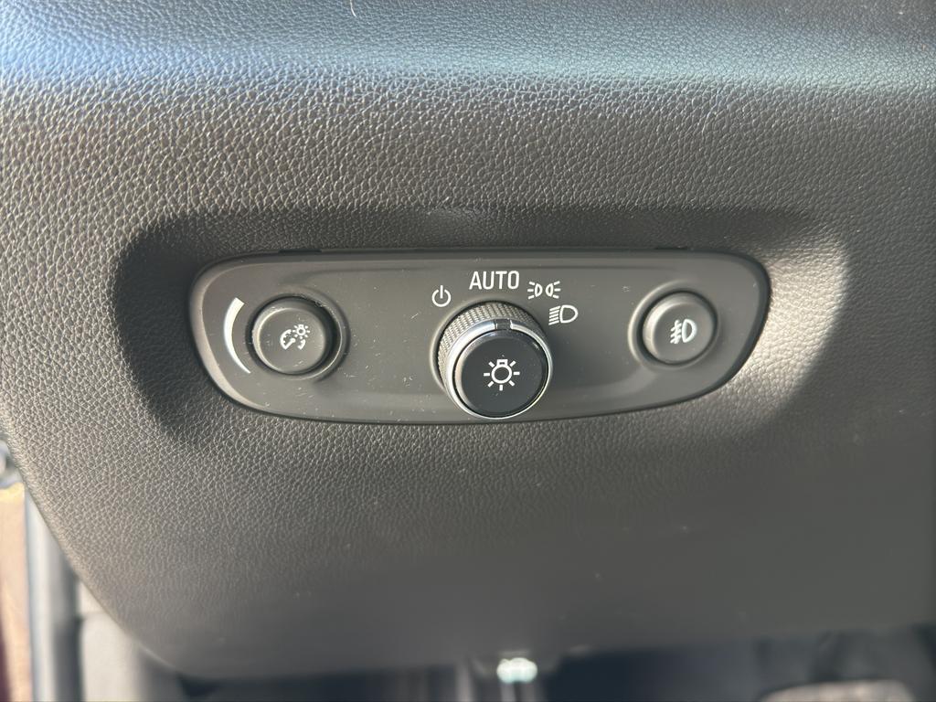 used 2018 Chevrolet Traverse car, priced at $25,355