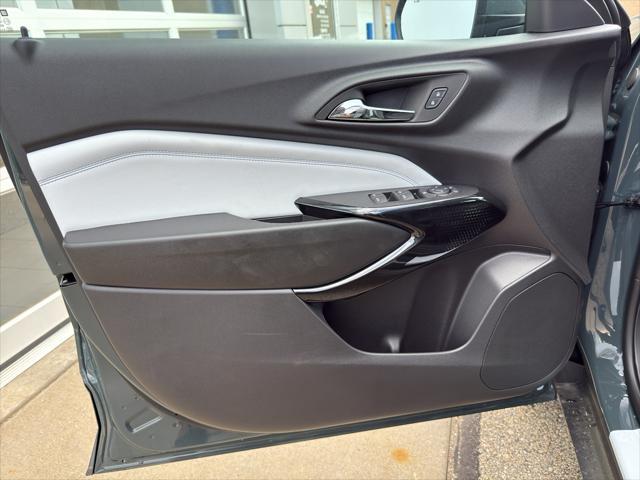 new 2025 Chevrolet Trax car, priced at $25,750