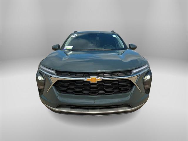 new 2025 Chevrolet Trax car, priced at $25,230