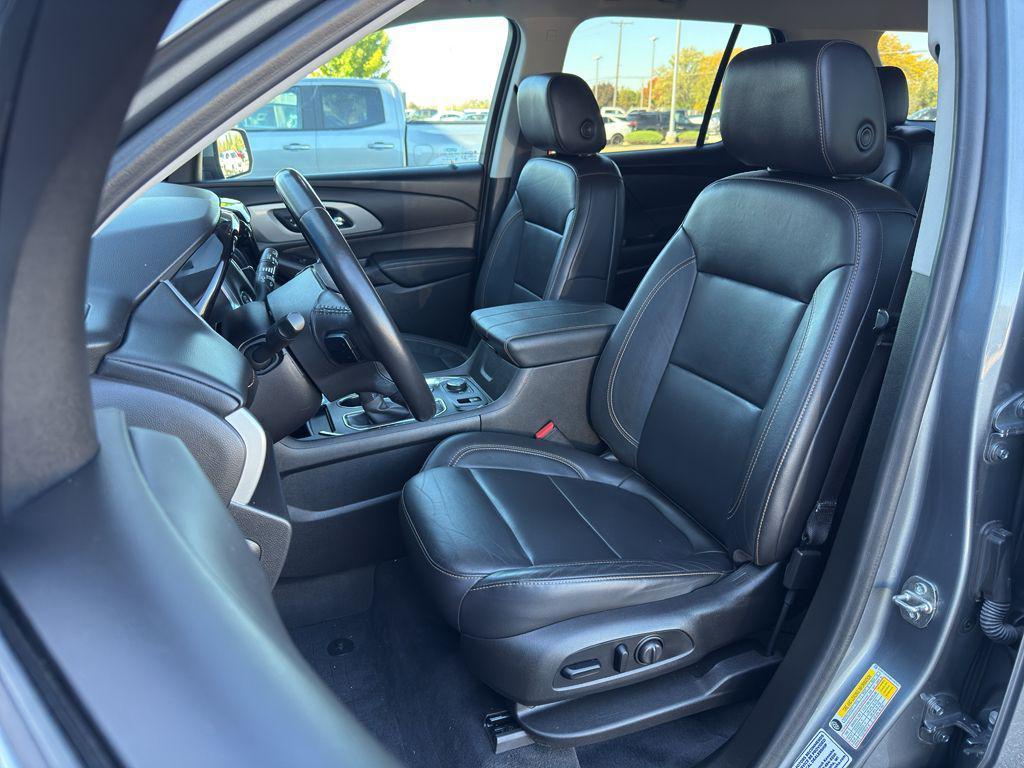 used 2021 Chevrolet Traverse car, priced at $19,113