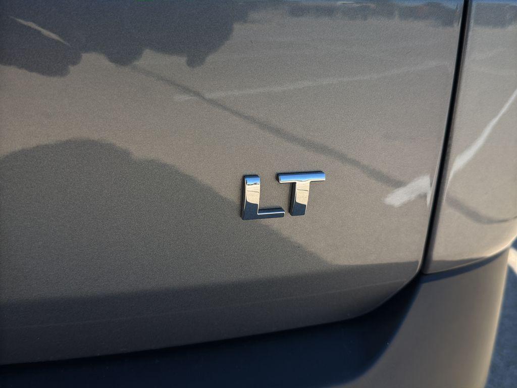 used 2021 Chevrolet Traverse car, priced at $19,113