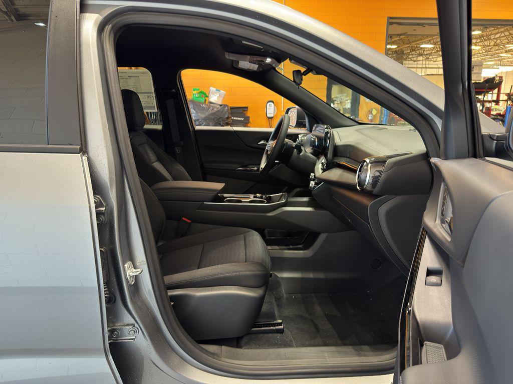 new 2026 Chevrolet Equinox car, priced at $31,846