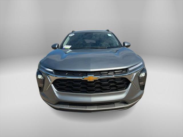 new 2025 Chevrolet Trax car, priced at $25,230