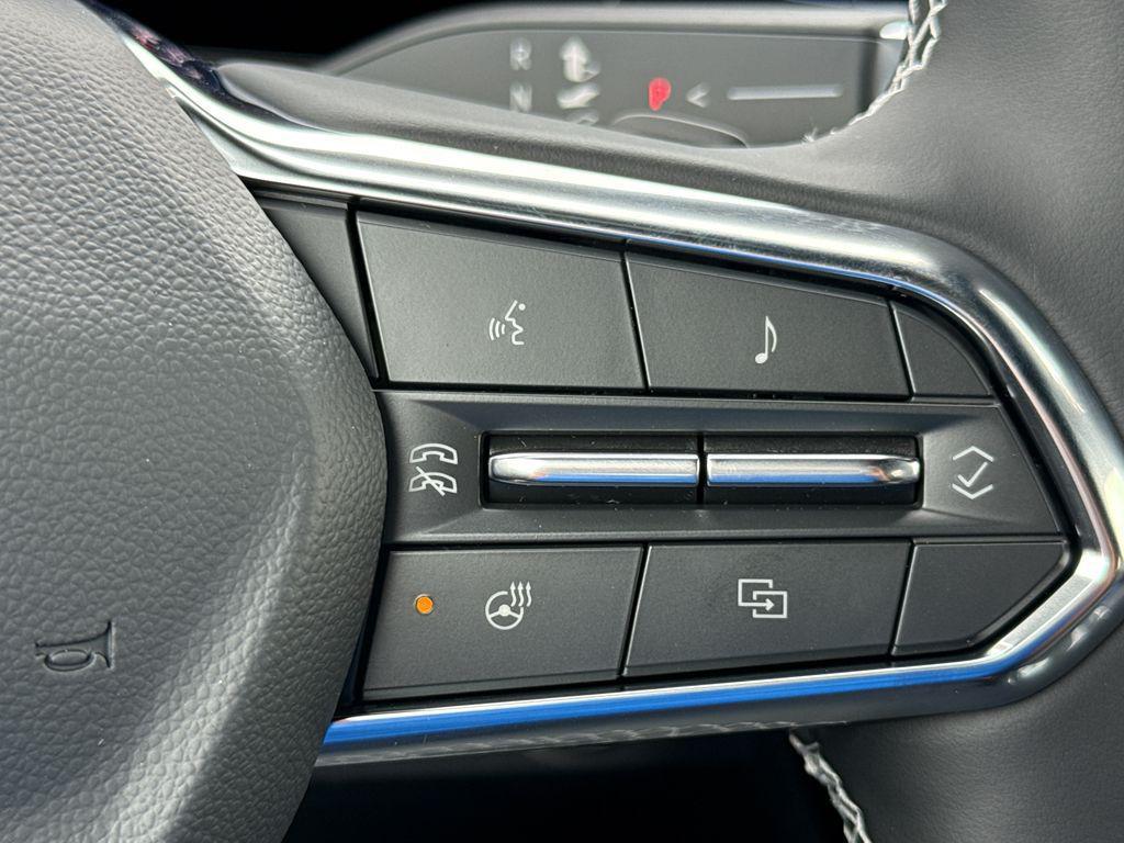 new 2025 Chevrolet Traverse car, priced at $41,037