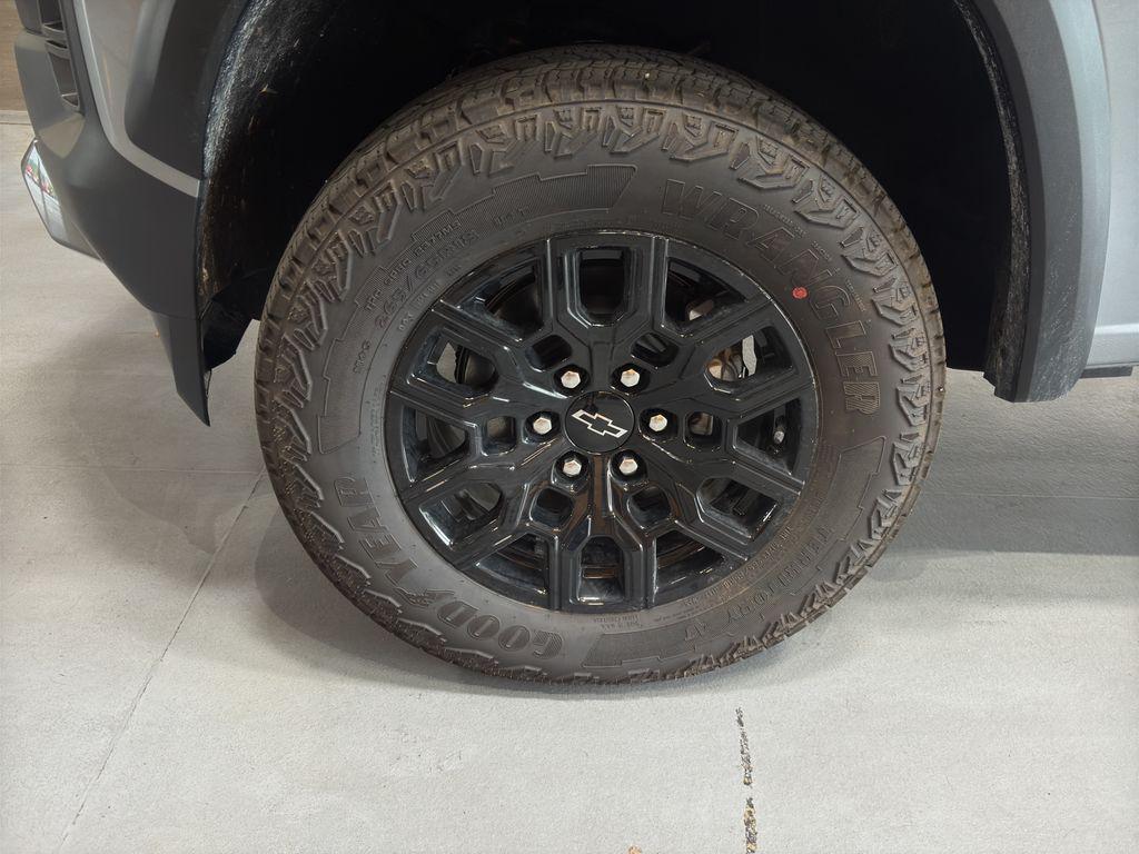 new 2025 Chevrolet Colorado car, priced at $41,390