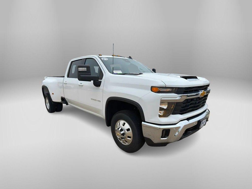 new 2025 Chevrolet Silverado 3500 car, priced at $72,371