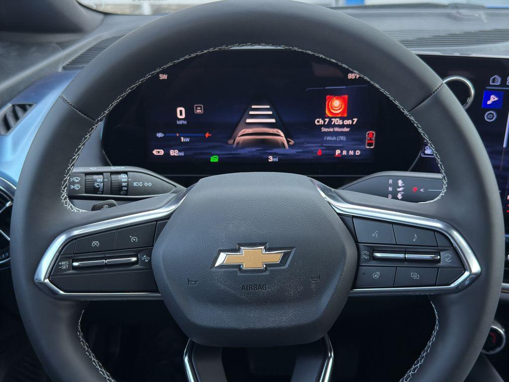 new 2025 Chevrolet Equinox EV car, priced at $40,090