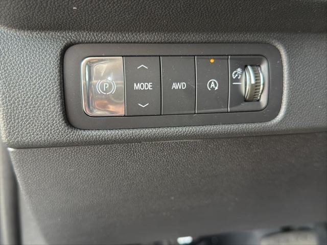 new 2025 Chevrolet Traverse car, priced at $58,504