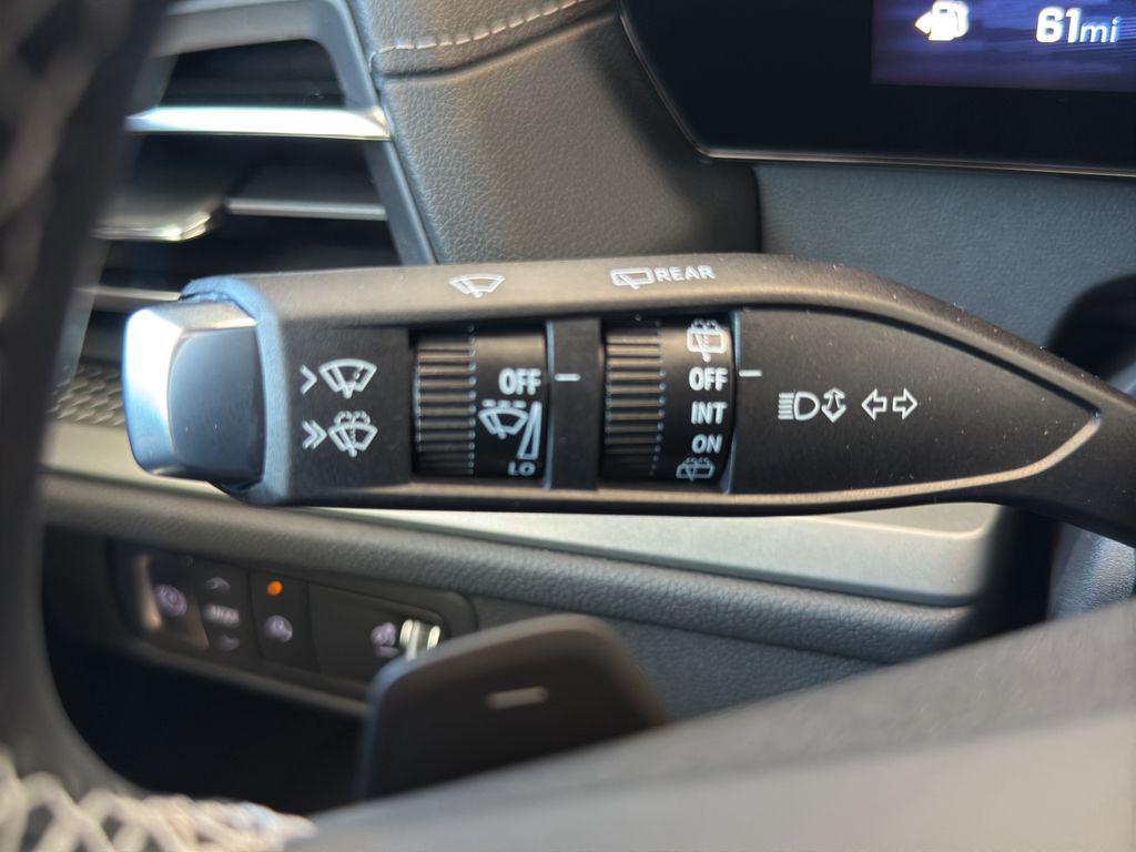 new 2025 Chevrolet Traverse car, priced at $42,763