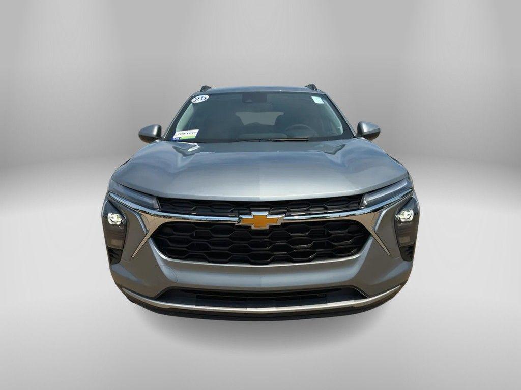 new 2025 Chevrolet Trax car, priced at $24,988