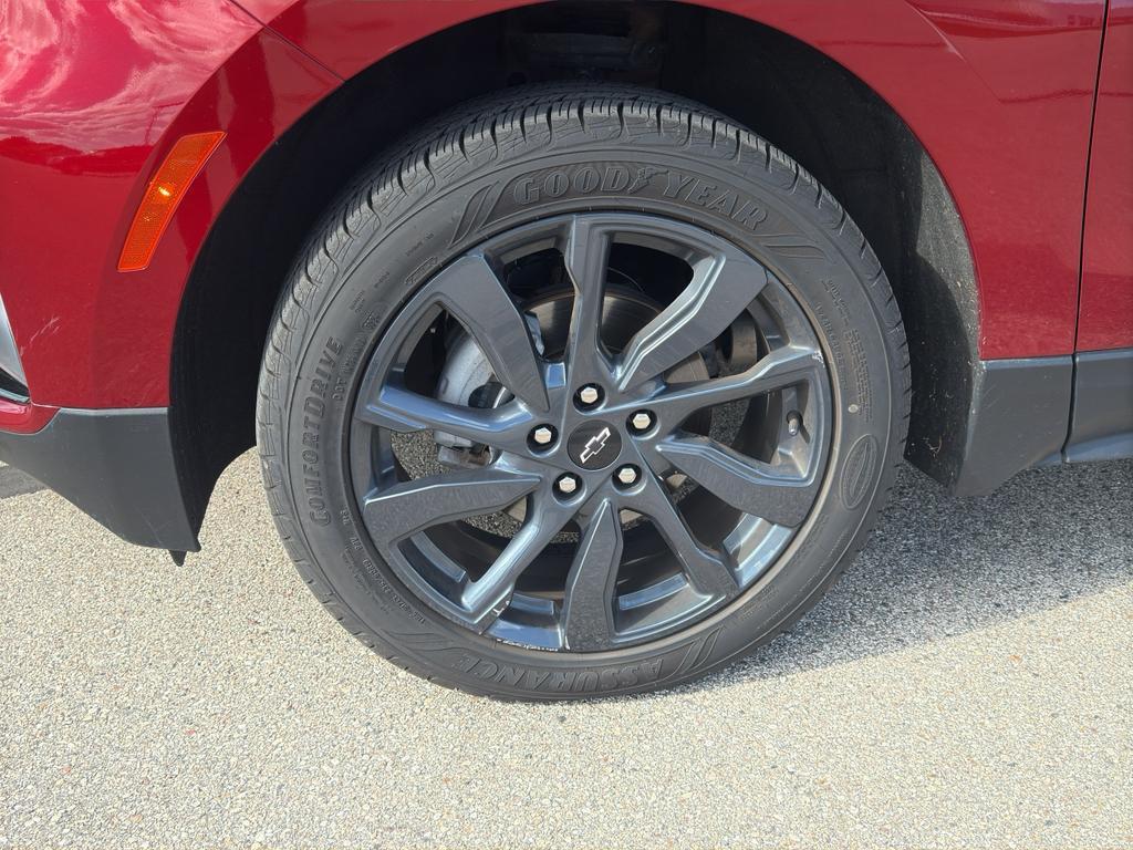 used 2024 Chevrolet Equinox car, priced at $27,600