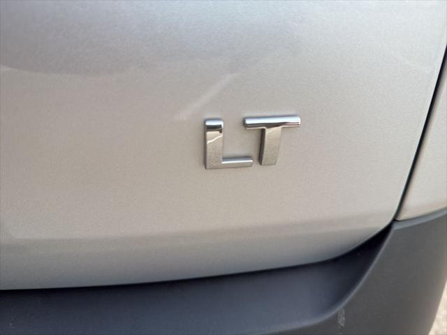 used 2022 Chevrolet Traverse car, priced at $29,299