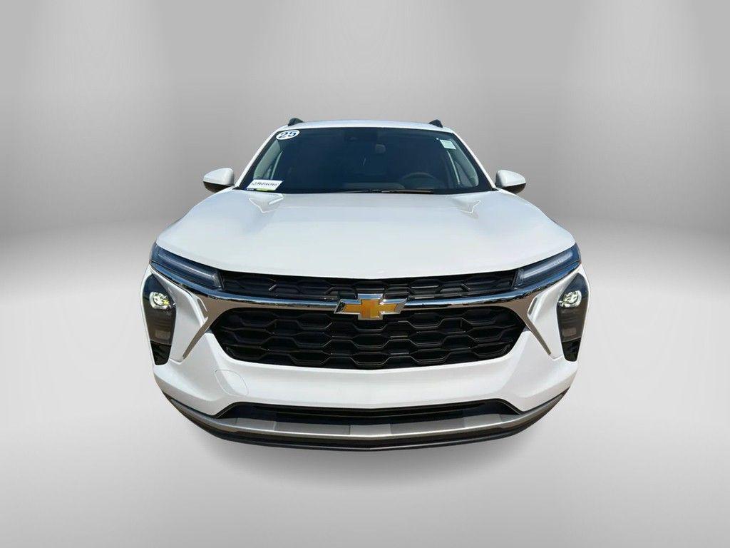 new 2025 Chevrolet Trax car, priced at $24,731
