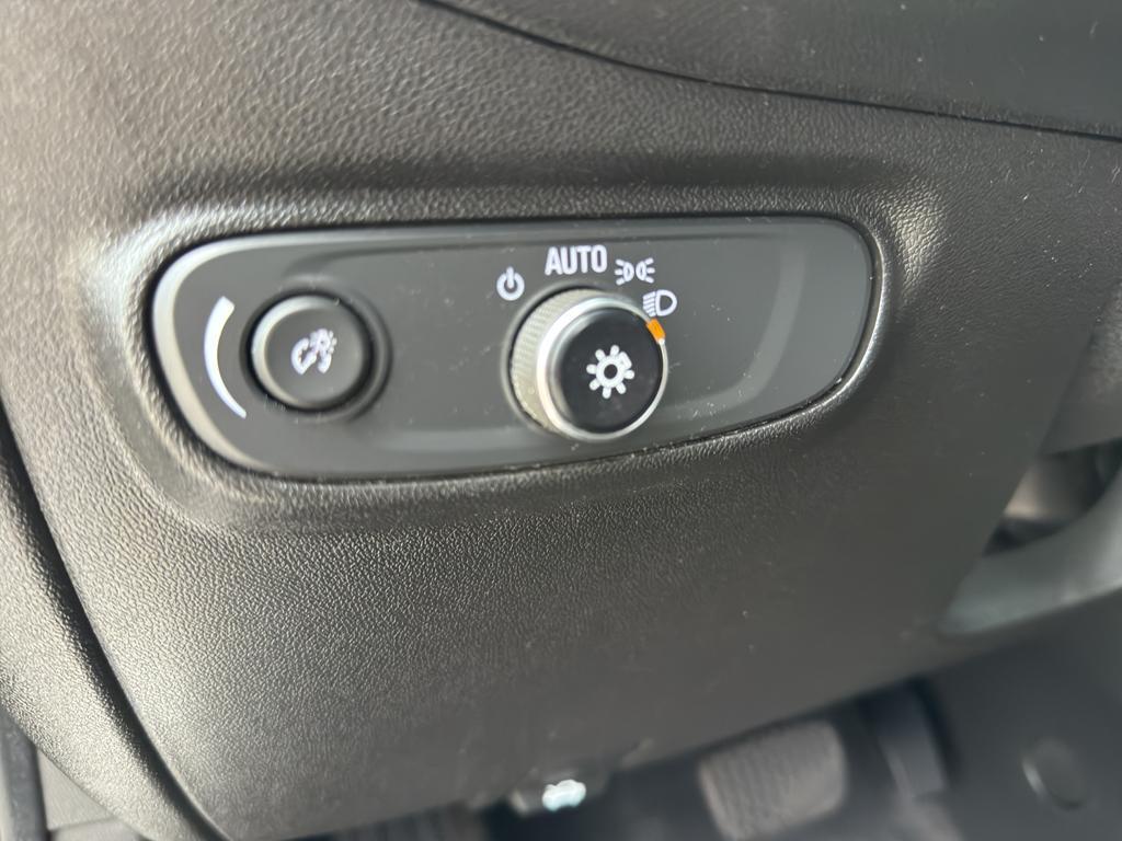 used 2021 Chevrolet Equinox car, priced at $13,823