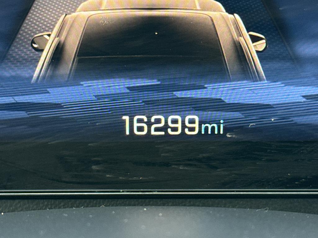 used 2024 Chevrolet Traverse car, priced at $40,414