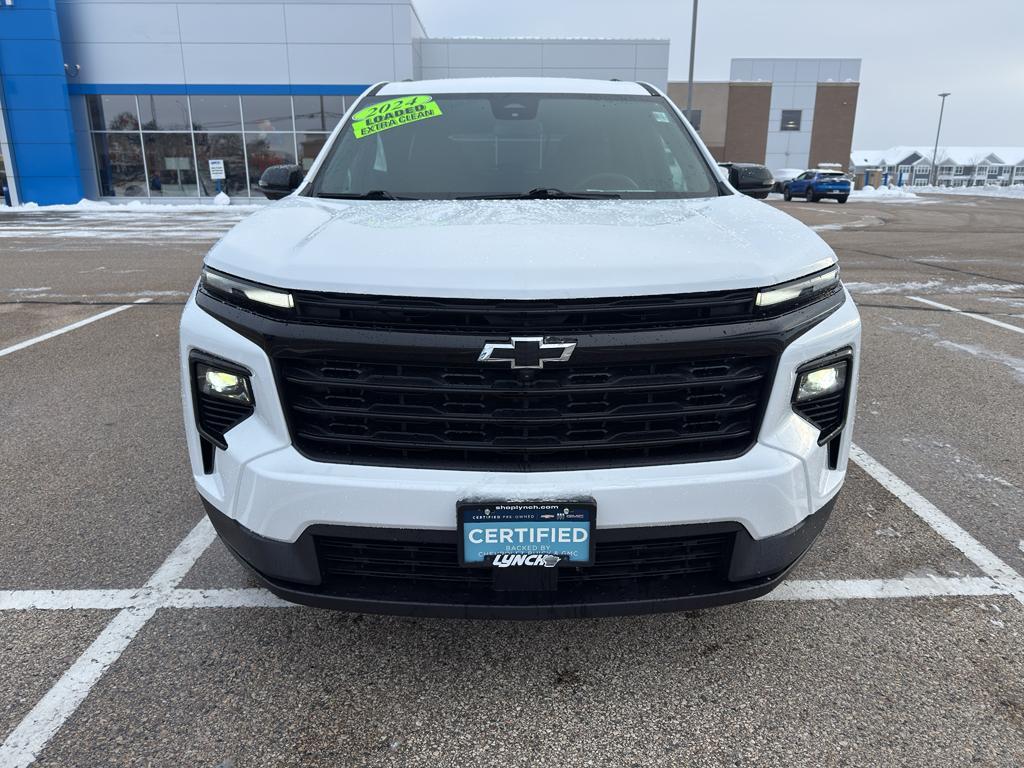 used 2024 Chevrolet Traverse car, priced at $40,414