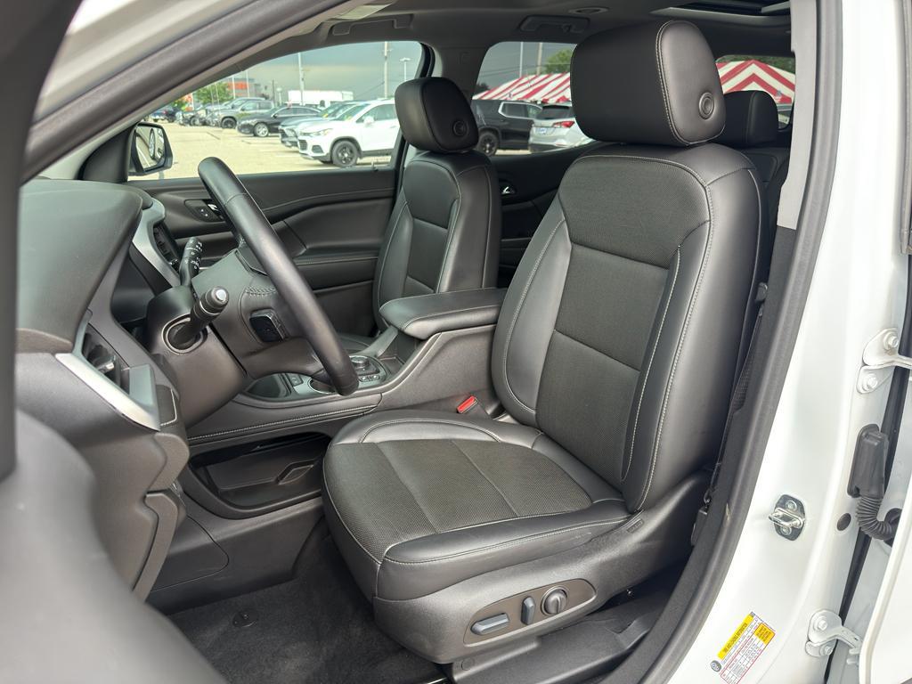 used 2022 GMC Acadia car, priced at $30,608