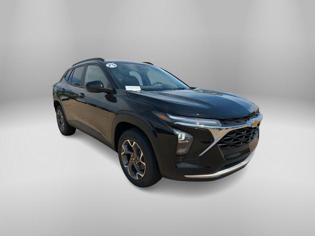 new 2025 Chevrolet Trax car, priced at $24,731