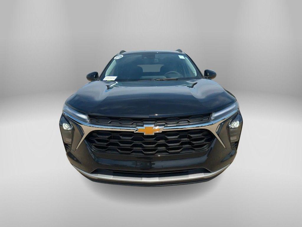 new 2025 Chevrolet Trax car, priced at $24,731