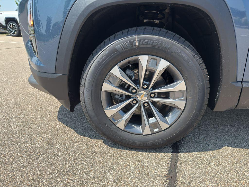 new 2026 Chevrolet Equinox car, priced at $30,867