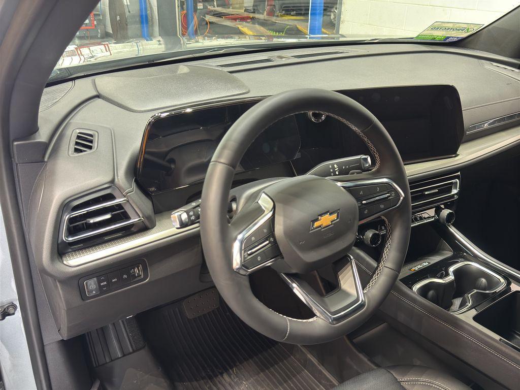 new 2025 Chevrolet Traverse car, priced at $43,461
