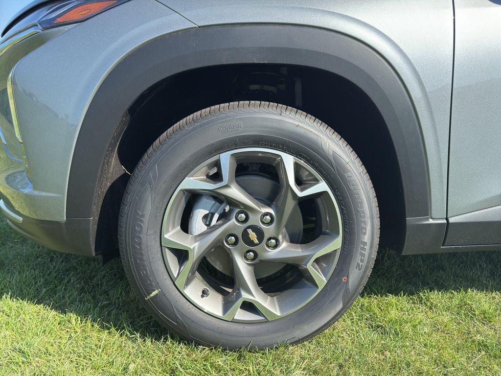 new 2025 Chevrolet Trax car, priced at $24,731
