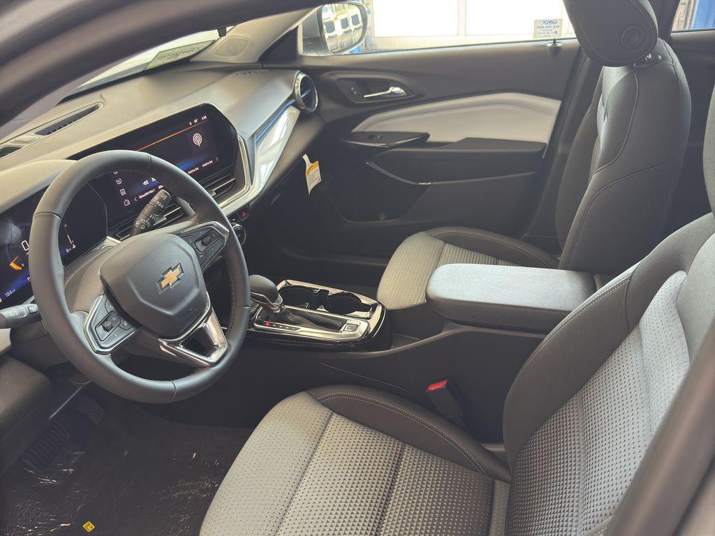 new 2025 Chevrolet Trax car, priced at $24,731