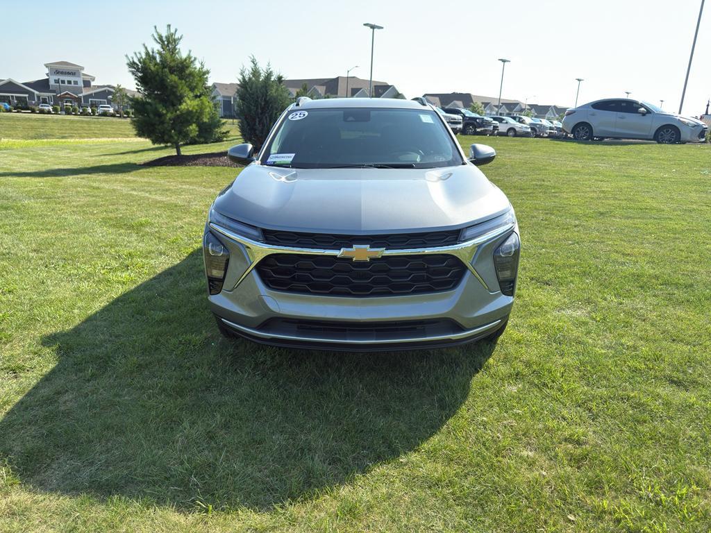 new 2025 Chevrolet Trax car, priced at $24,988