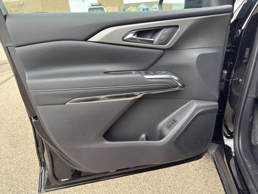 new 2025 Chevrolet Traverse car, priced at $43,971