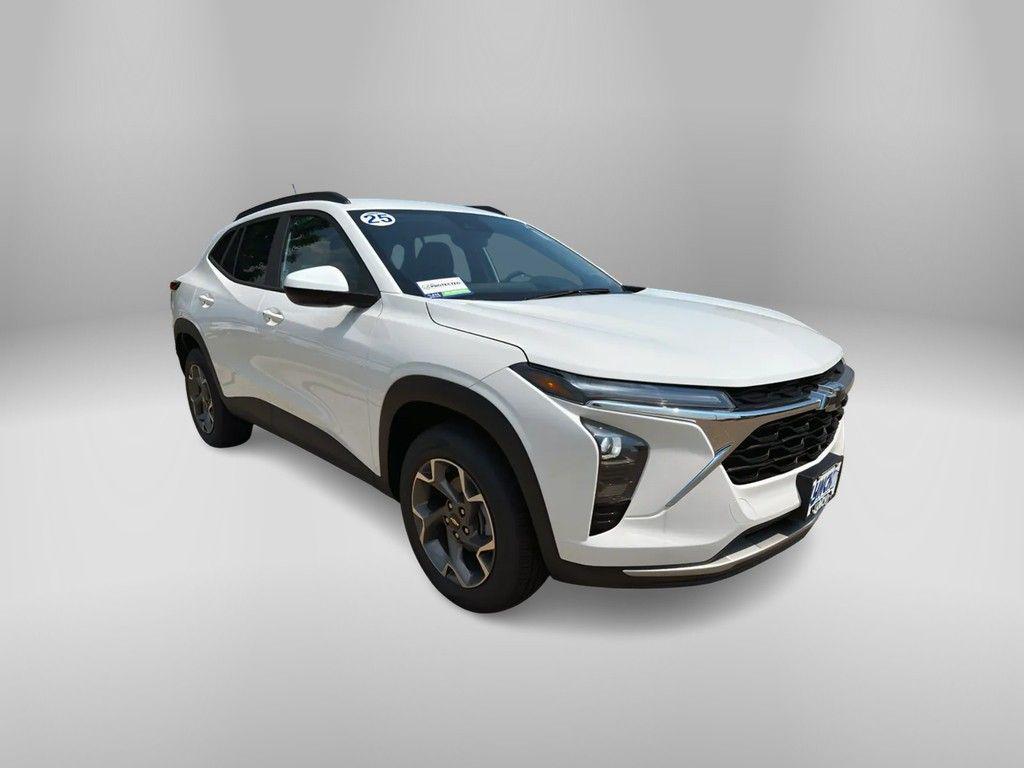 new 2025 Chevrolet Trax car, priced at $25,502