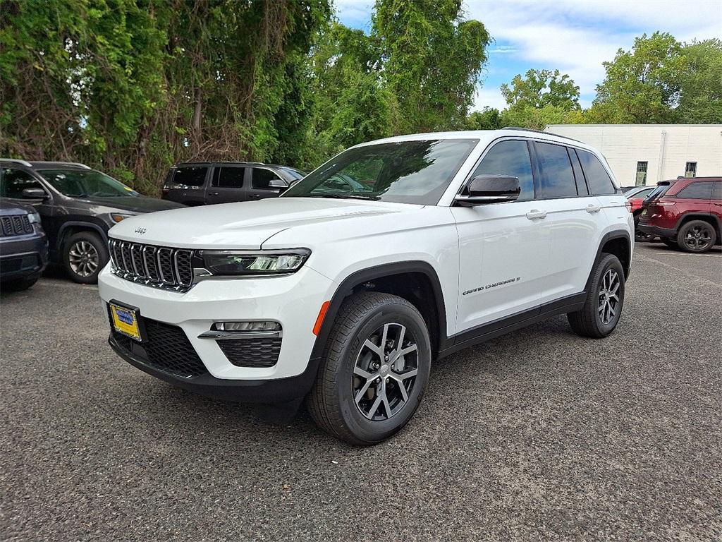 new 2025 Jeep Grand Cherokee car, priced at $49,415