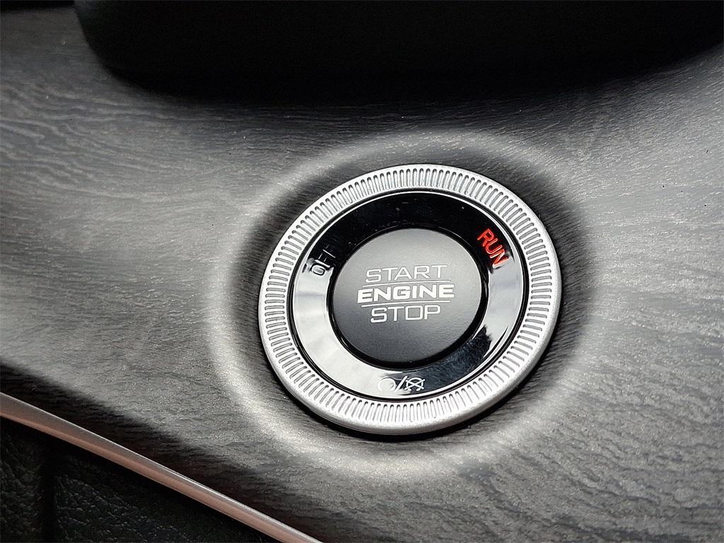 new 2025 Jeep Grand Cherokee car, priced at $49,415