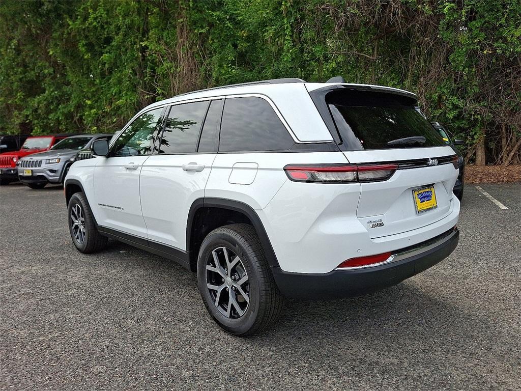 new 2025 Jeep Grand Cherokee car, priced at $49,415
