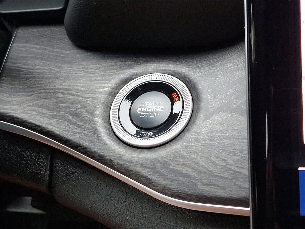 new 2025 Jeep Grand Cherokee car, priced at $52,735