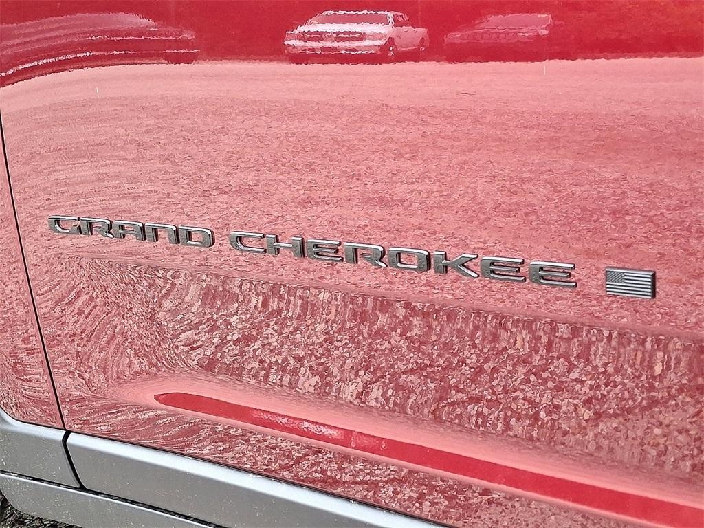 new 2025 Jeep Grand Cherokee car, priced at $52,735