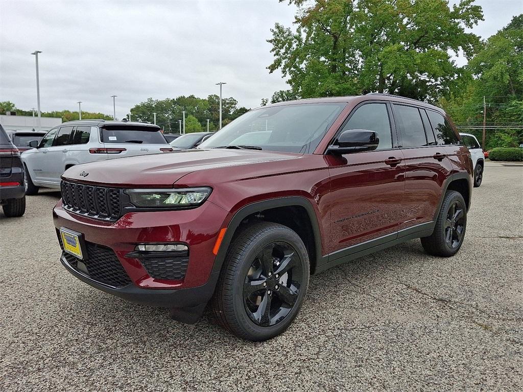new 2025 Jeep Grand Cherokee car, priced at $52,735