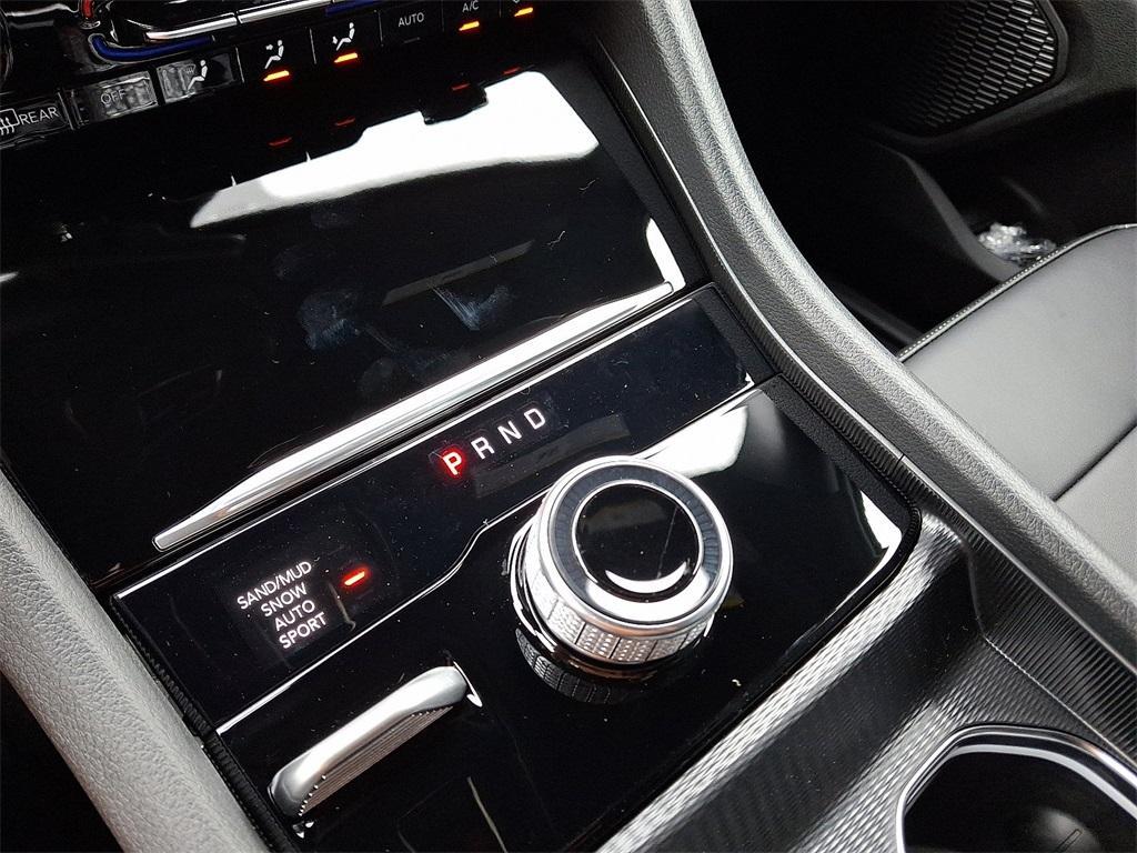 new 2025 Jeep Grand Cherokee car, priced at $52,735